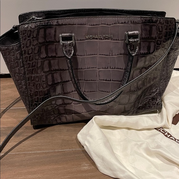 Michael Kors Ombré Gray Croc-Embossed Leather Satchel | Crossbody | Excellent - Picture 7 of 16